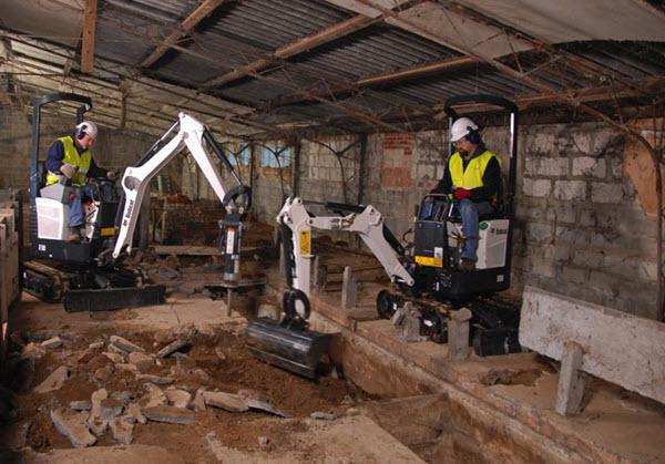 Bobcat_Mini_Excavators_-_E10_4