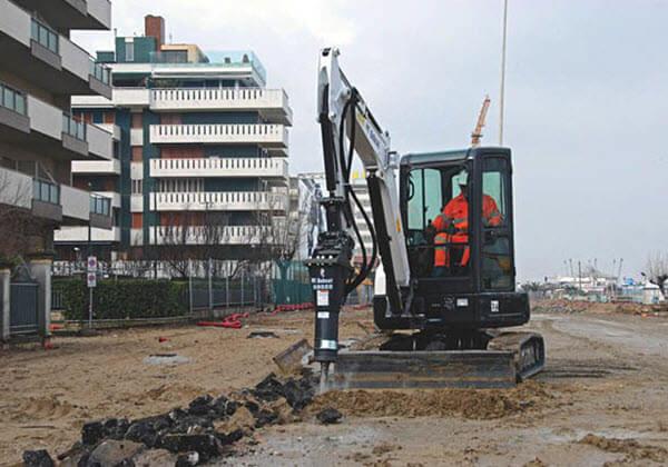 Bobcat_Mini_Excavators_-_E32_2 E32 Compact Excavator