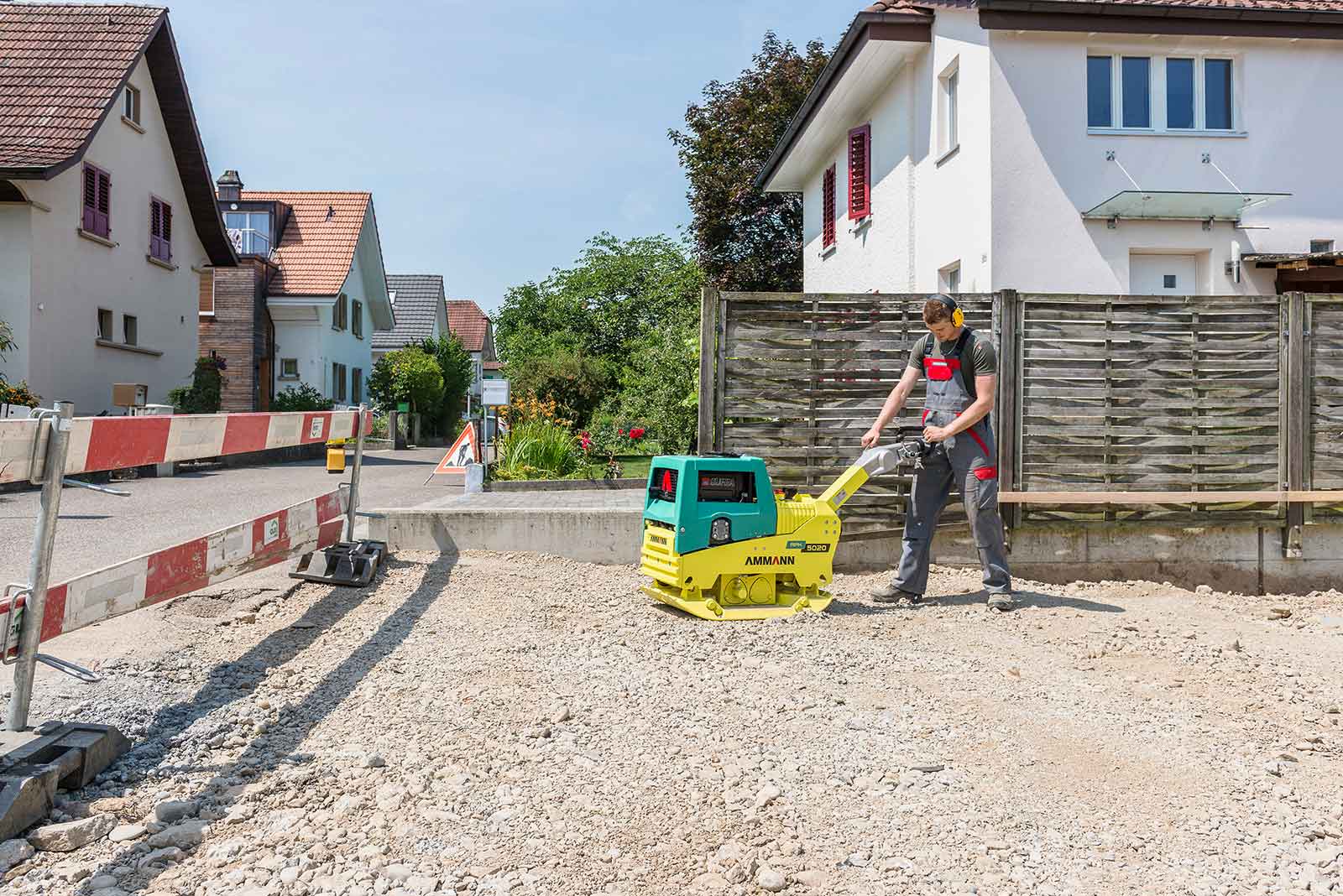 aph_5020_vibratory_plate_sui_2015_dsc6730_msrgb APH 5020 Hydrostatic Vibrator Plate