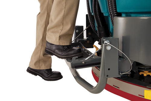 m17-step_tailgate2 M17 Battery-Powered Rider Sweeper-Scrubber